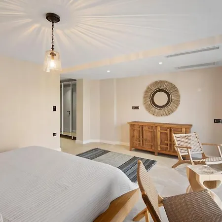 Vila Isolated, Luxurious Stay, Olivinn Yali Mansion