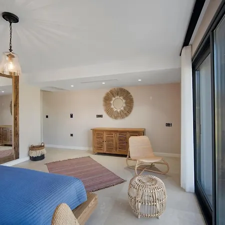 Villa Isolated, Luxurious Stay, Olivinn Yali Mansion *