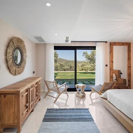 Vila Isolated, Luxurious Stay, Olivinn Yali Mansion Bodrum